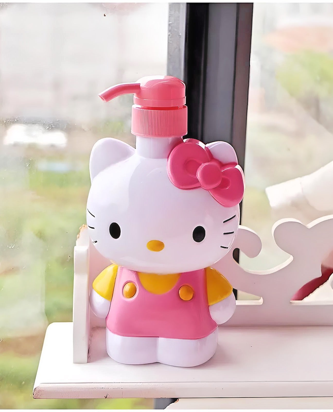 Hello Kitty Soap Dispenser - Standing